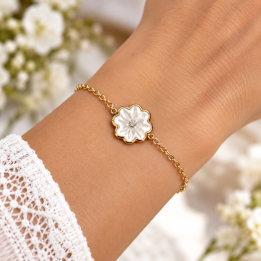 Bracelet  fleur nacrée en acier doré
