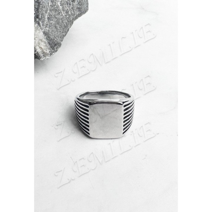Bague chevalière en acier