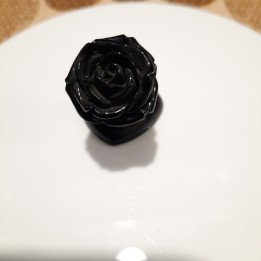 Bague rose noire en acier inoxydable – Bijou élégant et original