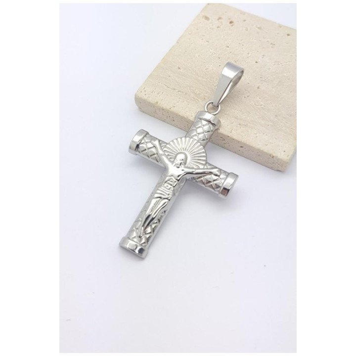 Pendentif croix et Christ