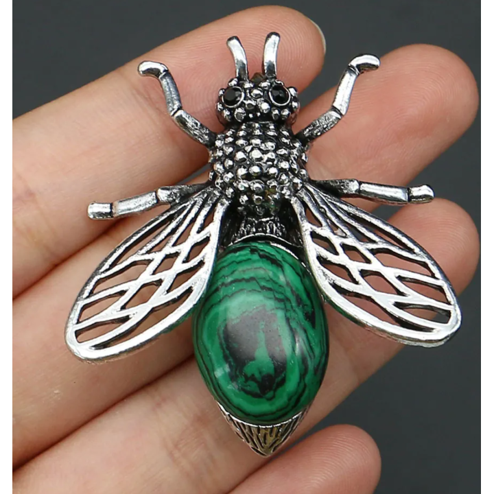 Broche insecte volant vert